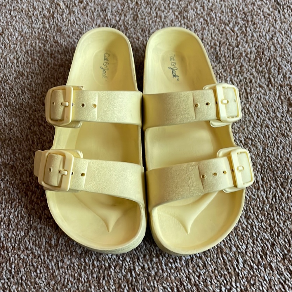 Cat & Jack Yellow slip on footbed sandals 13